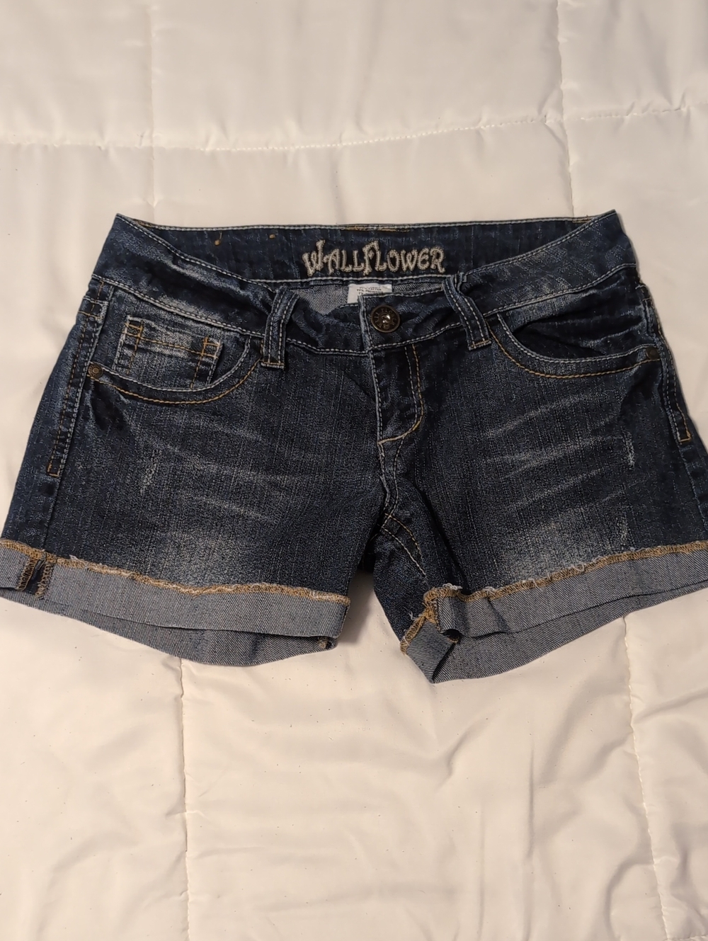 WallFlower Y2K Cuffed Denim Shorts Flap Pockets Size 3